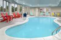 Swimming Pool Home2 Suites by Hilton Longmont