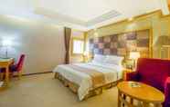 Bedroom 2 Louis Hotel Zhongshan