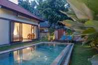 Kolam Renang Dana's Place Private Villa