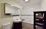 In-room Bathroom 7 Belgravia Apartments- Wilton Road