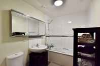 In-room Bathroom Belgravia Apartments- Wilton Road