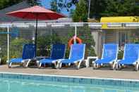 Swimming Pool Wasaga Beach Inn And Cottages