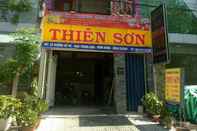 ภายนอกอาคาร Thien Son Hotel