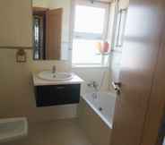 In-room Bathroom 3 C7 - 3 Bed Luxury Penthause by DreamAlgarve