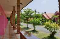 Lobi C-Sky Beach Resort