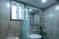 In-room Bathroom THAT HOUSE Itaewon - Hostel