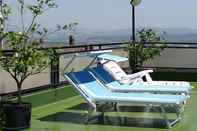 Swimming Pool Hotel Nanda