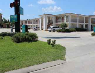 Exterior 2 Carom Inn a Travelodge by Wyndham Denham Springs/Baton Rouge