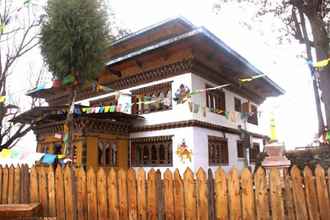 Exterior 4 Thegchen Phodrang Lodge