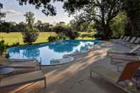 Swimming Pool Hôtel Moulin de Val de Seugne