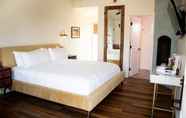 Bedroom 2 Skyview Hotel - 21 & Over Pool