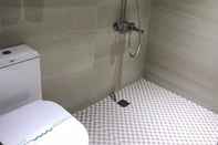 Toilet Kamar Red Hotel