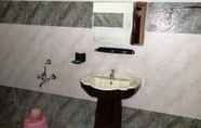 Toilet Kamar 5 Ellora Heritage Resort