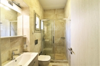 In-room Bathroom Sifanto Mare Apartments