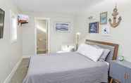 Kamar Tidur 6 Coastal Suites Resort