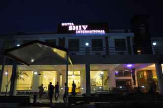 ภายนอกอาคาร 4 Hotel Shiv International