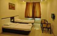 ห้องนอน 2 Hotel Shiv International