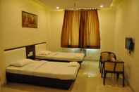 Bedroom Hotel Shiv International