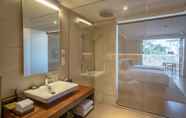 In-room Bathroom 2 Le Grand Galle by Asia Leisure