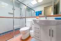 In-room Bathroom Condo 105 at Horizons Golf Resort - Salamander Bay NSW