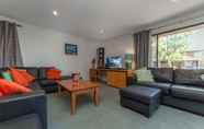 Ruang Umum 4 Condo 105 at Horizons Golf Resort - Salamander Bay NSW