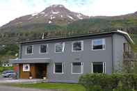 ภายนอกอาคาร Seyðisfjörður Guesthouse