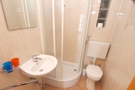 In-room Bathroom Apartments Ivanka 934