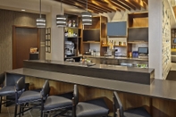 Bar, Kafe dan Lounge Hyatt Place Warwick / Providence Airport