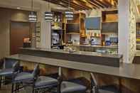 Bar, Kafe, dan Lounge Hyatt Place Warwick / Providence Airport