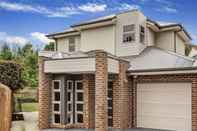 Exterior Signature Townhouse in Doncaster