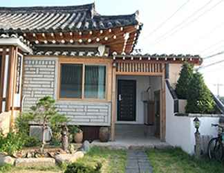 Exterior 2 Seondosangil