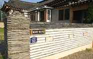 Exterior 4 Seondosangil