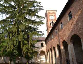 Exterior 2 Il Chiostro Hostel and Hotel