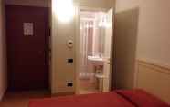 Bedroom 3 Hotel Cavour Asti
