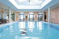 Swimming Pool Schlosshotel Steinburg