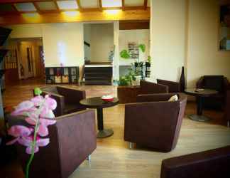 Lobi 2 Brit Hotel Castres