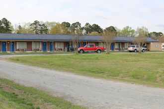 Exterior 4 Four Oaks Lodging & RV Resort