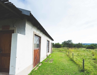 Exterior 2 Deruxa Cottages