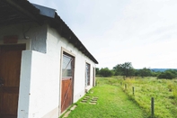 Bên ngoài Deruxa Cottages