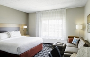 Bedroom 7 TownePlace Suites by Marriott Cleveland Solon