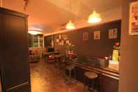 Bar, Cafe and Lounge Timehouse Hong Kong Hostel Group