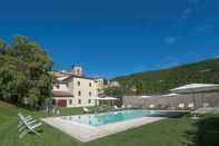 Swimming Pool Hotel La Corte