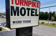 Exterior 5 Turnpike Motel