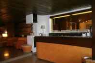Bar, Kafe dan Lounge Hotel Corona