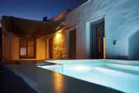 Swimming Pool Living Theros Luxury Suites