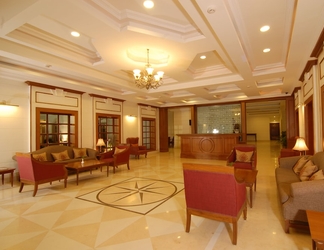 Lobi 2 Chanakya BNR Hotel