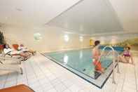 Swimming Pool Hotel Zum Baeren