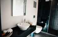 In-room Bathroom 7 Juno Hotel Taksim