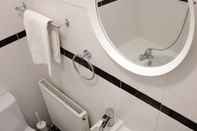 Toilet Kamar Kings Cross Apartments