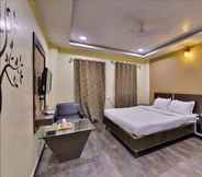 Bedroom 3 Hotel puneet international